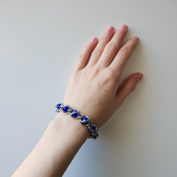 Vintage silver whimsigoth fairy witch blue pearl chainmail bracelet - Picture 8 of 12